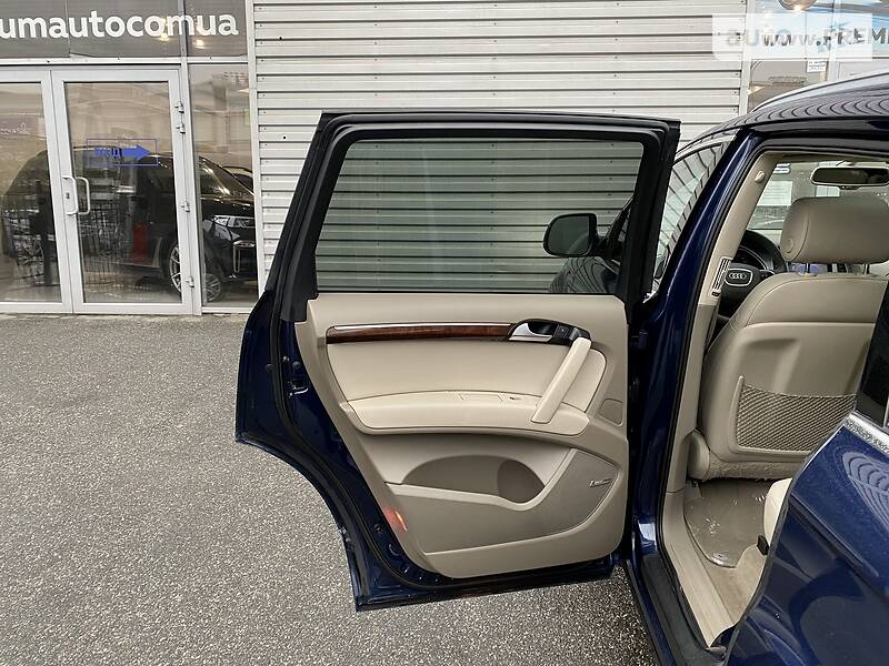 Внедорожник / Кроссовер Audi Q7 2012 в Киеве