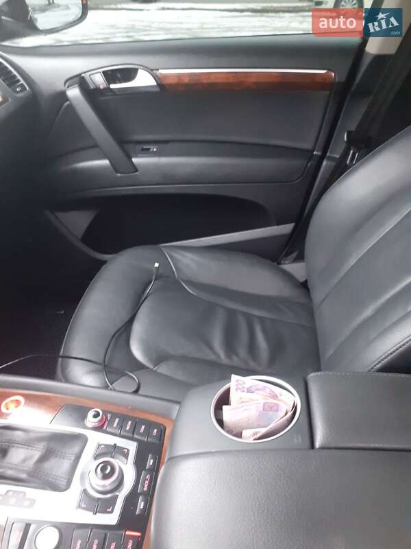 Позашляховик / Кросовер Audi Q7 2014 в Рівному