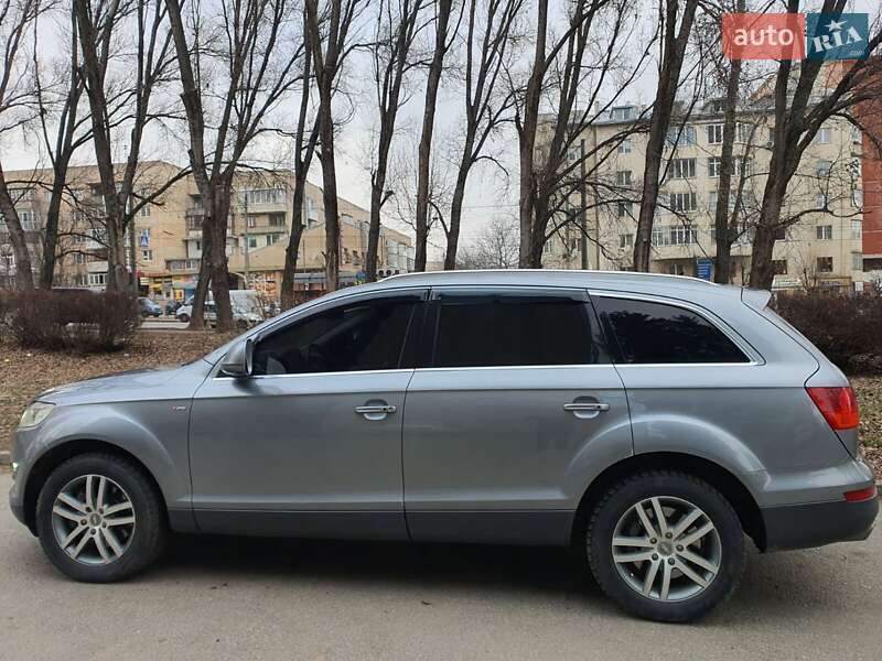 Внедорожник / Кроссовер Audi Q7 2007 в Черновцах