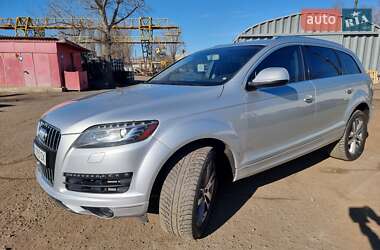Внедорожник / Кроссовер Audi Q7 2011 в 
