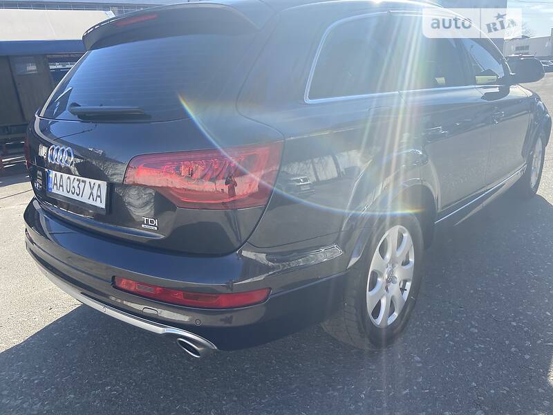 Універсал Audi Q7 2011 в Києві