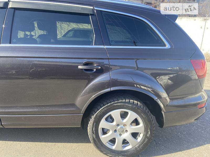 Універсал Audi Q7 2011 в Києві