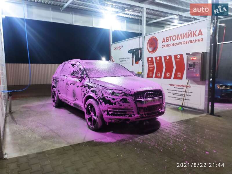 Внедорожник / Кроссовер Audi Q7 2010 в Гайсине