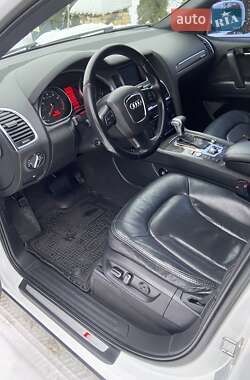 Внедорожник / Кроссовер Audi Q7 2011 в 