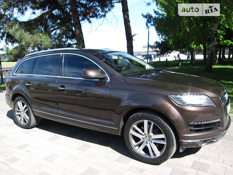 Позашляховик / Кросовер Audi Q7 2014 в Дніпрі