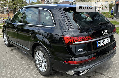 Позашляховик / Кросовер Audi Q7 2021 в Києві