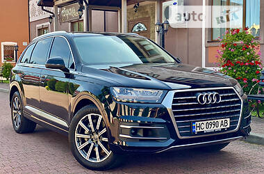 Внедорожник / Кроссовер Audi Q7 2017 в 