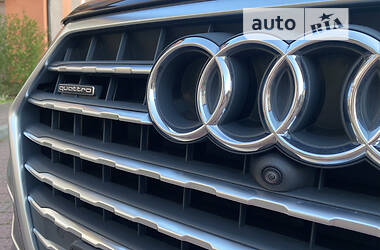 Внедорожник / Кроссовер Audi Q7 2017 в 