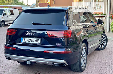 Внедорожник / Кроссовер Audi Q7 2017 в 