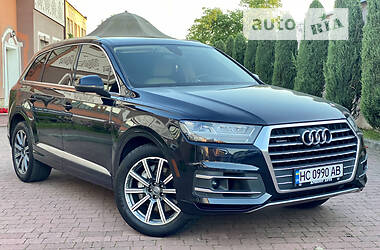 Внедорожник / Кроссовер Audi Q7 2017 в 