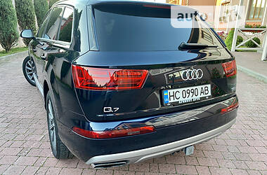 Внедорожник / Кроссовер Audi Q7 2017 в 