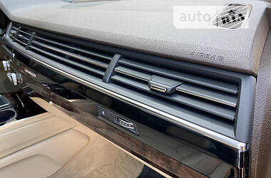 Внедорожник / Кроссовер Audi Q7 2017 в 
