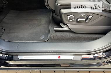 Позашляховик / Кросовер Audi Q7 2017 в 