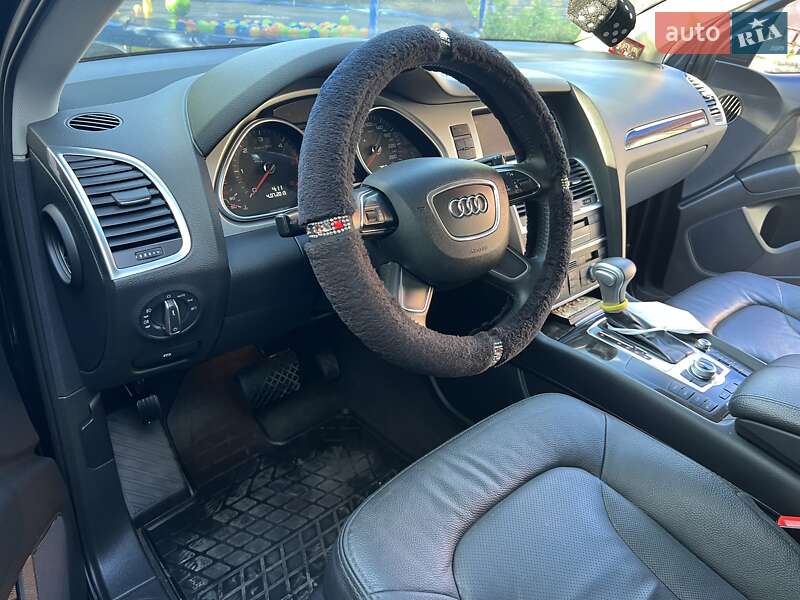 Внедорожник / Кроссовер Audi Q7 2013 в Ровно