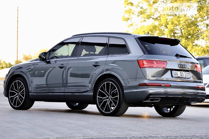 Позашляховик / Кросовер Audi Q7 2018 в Дрогобичі