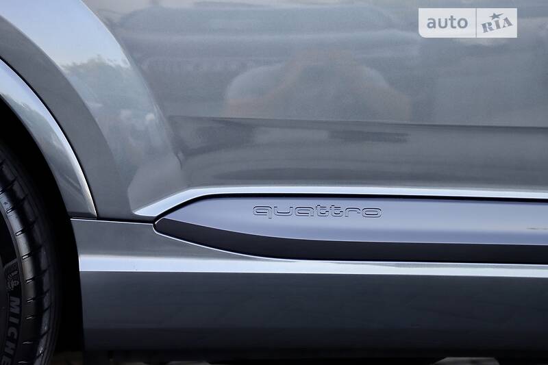 Позашляховик / Кросовер Audi Q7 2018 в Дрогобичі