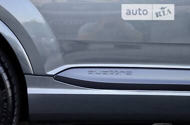 Позашляховик / Кросовер Audi Q7 2018 в 