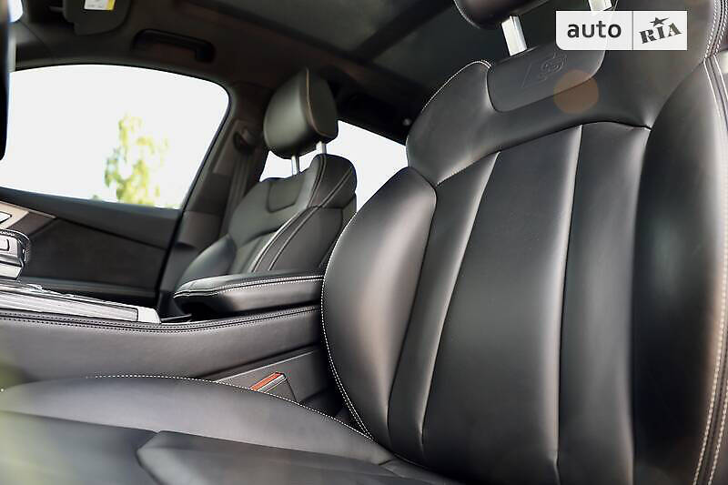 Позашляховик / Кросовер Audi Q7 2018 в Дрогобичі