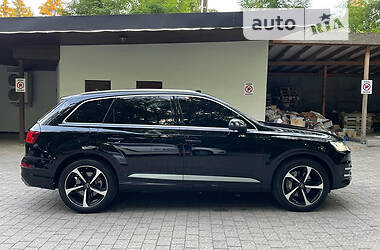 Внедорожник / Кроссовер Audi Q7 2015 в Ужгороде