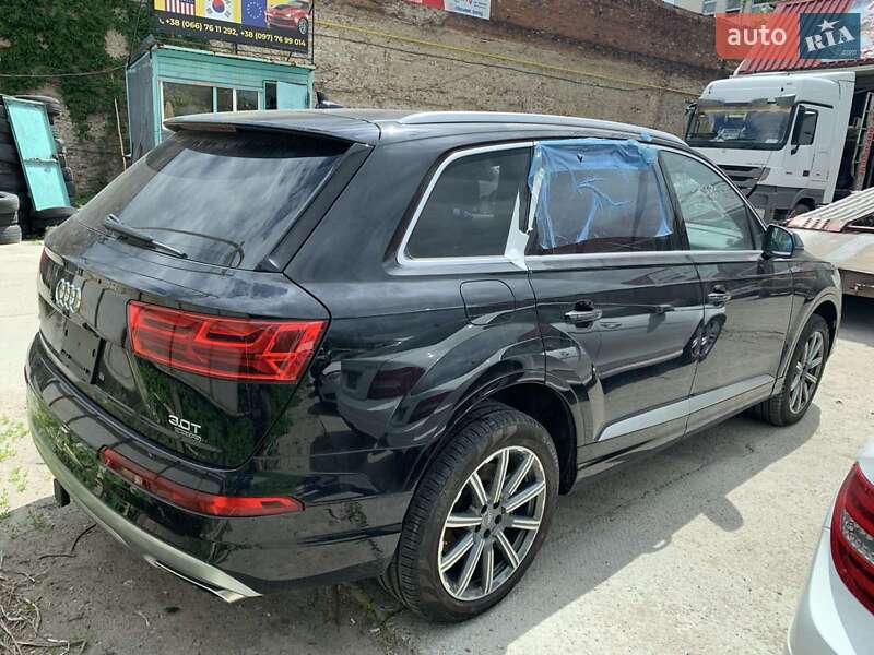 Позашляховик / Кросовер Audi Q7 2016 в Львові