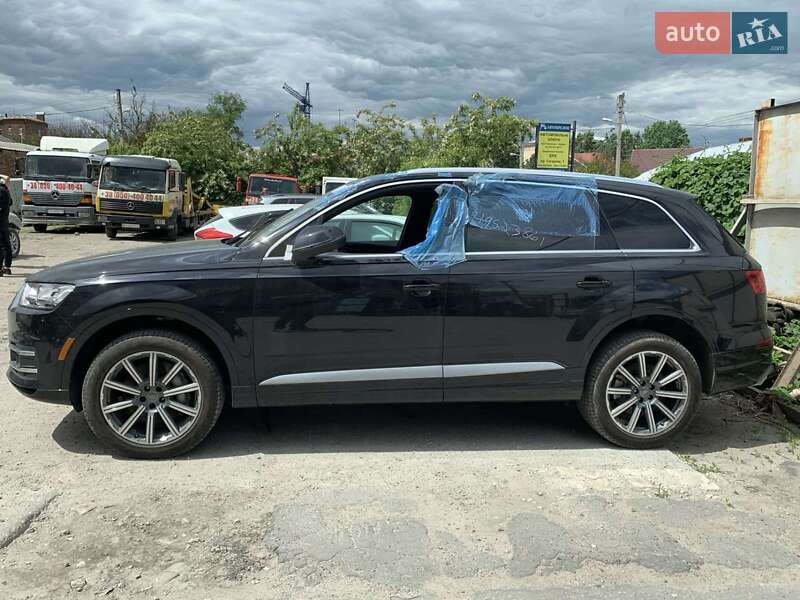 Позашляховик / Кросовер Audi Q7 2016 в Львові