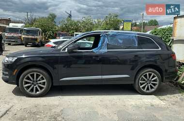 Внедорожник / Кроссовер Audi Q7 2016 в 