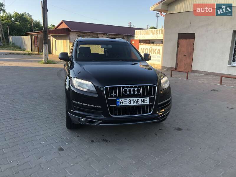 Внедорожник / Кроссовер Audi Q7 2013 в Синельниково
