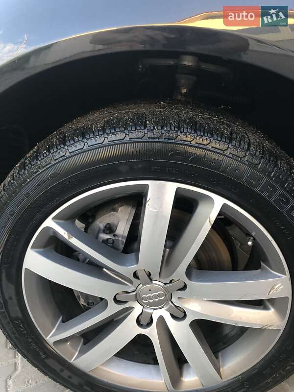 Внедорожник / Кроссовер Audi Q7 2013 в Синельниково