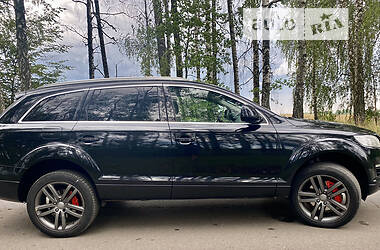 Внедорожник / Кроссовер Audi Q7 2009 в 