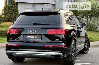 Позашляховик / Кросовер Audi Q7 2017 в 