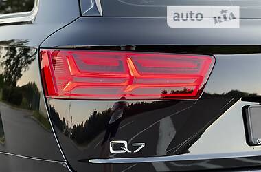 Позашляховик / Кросовер Audi Q7 2017 в 
