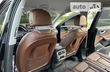 Позашляховик / Кросовер Audi Q7 2017 в 