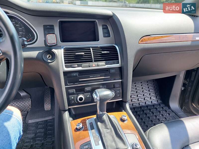 Позашляховик / Кросовер Audi Q7 2015 в Каневі