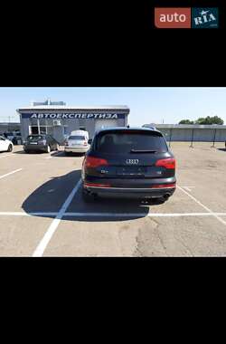 Позашляховик / Кросовер Audi Q7 2011 в 