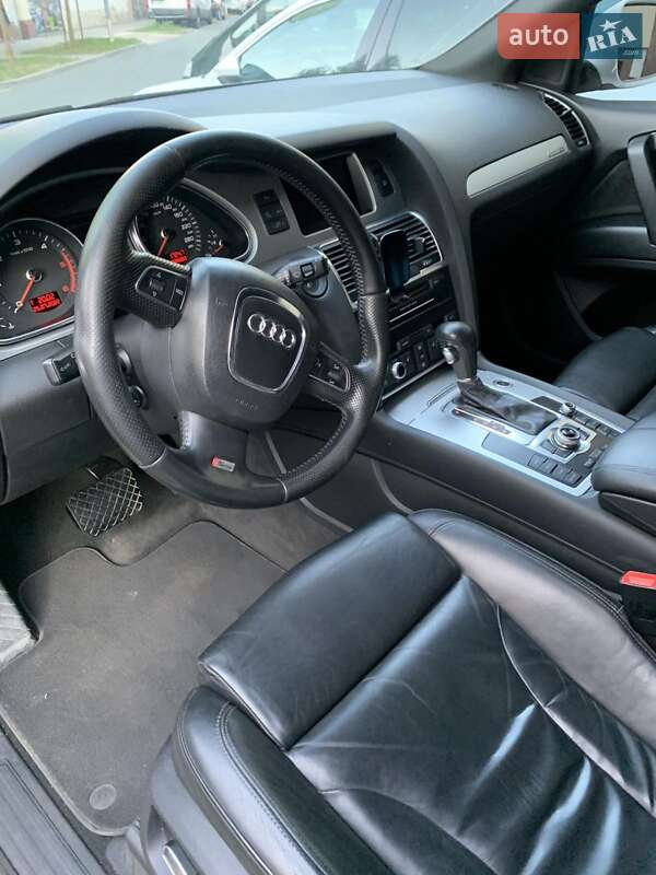 Позашляховик / Кросовер Audi Q7 2009 в Тячеві