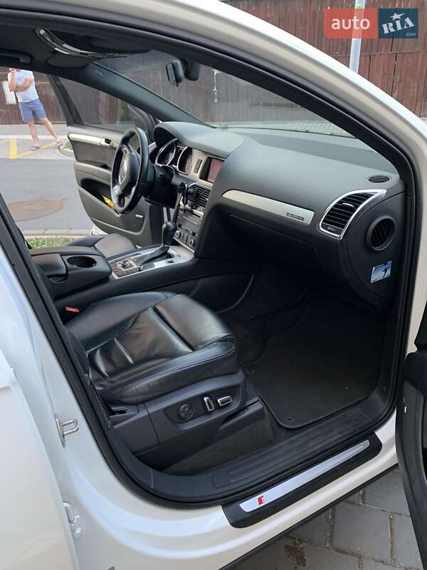 Позашляховик / Кросовер Audi Q7 2009 в Тячеві