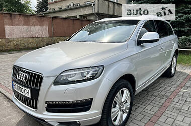 Позашляховик / Кросовер Audi Q7 2013 в 