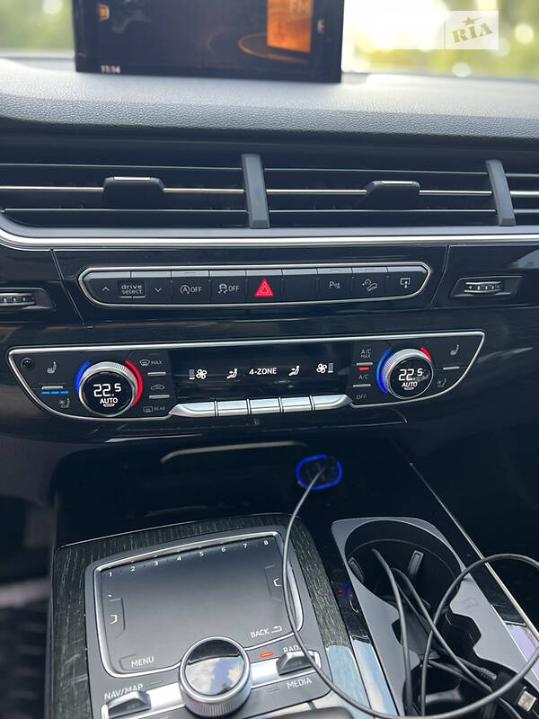 Позашляховик / Кросовер Audi Q7 2016 в Запоріжжі