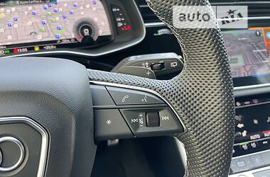 Внедорожник / Кроссовер Audi Q7 2022 в 