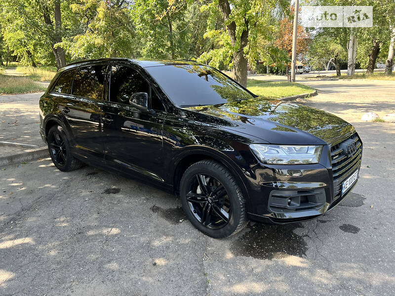 Позашляховик / Кросовер Audi Q7 2016 в Запоріжжі