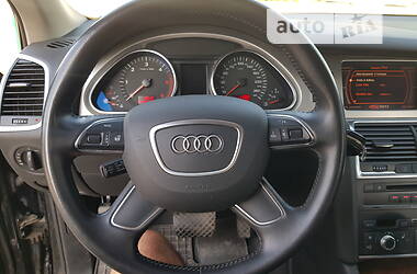 Позашляховик / Кросовер Audi Q7 2009 в 