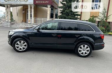 Позашляховик / Кросовер Audi Q7 2007 в 