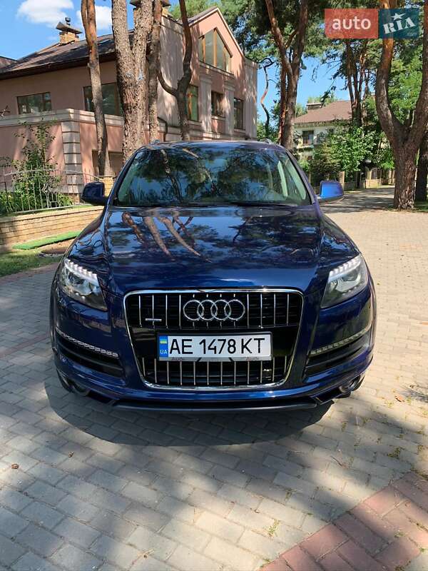 Позашляховик / Кросовер Audi Q7 2015 в Дніпрі