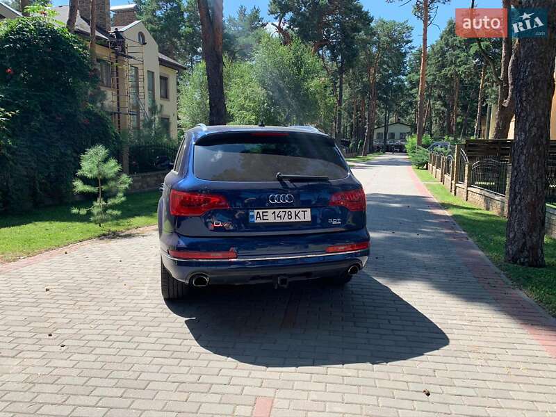Позашляховик / Кросовер Audi Q7 2015 в Дніпрі