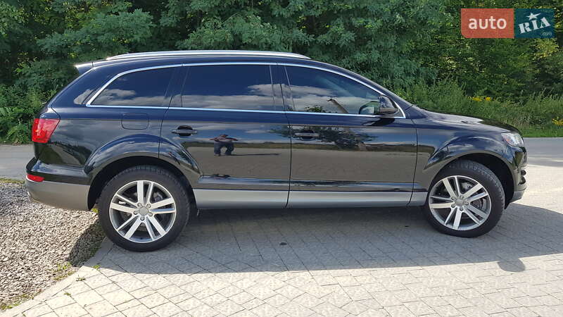 Внедорожник / Кроссовер Audi Q7 2013 в Городке