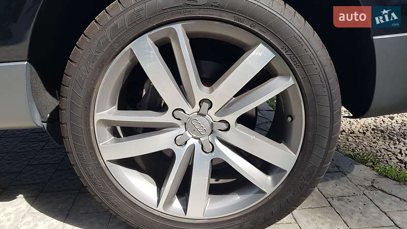 Внедорожник / Кроссовер Audi Q7 2013 в Городке