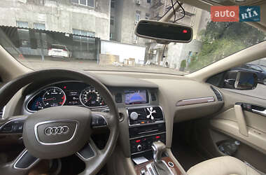 Позашляховик / Кросовер Audi Q7 2013 в 