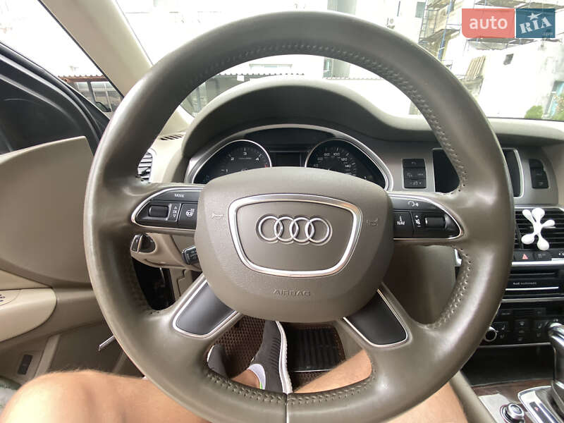 Позашляховик / Кросовер Audi Q7 2013 в Києві