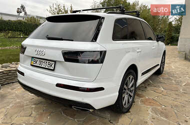 Внедорожник / Кроссовер Audi Q7 2016 в 