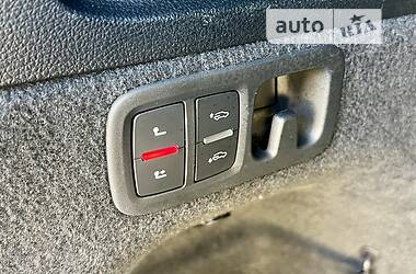 Позашляховик / Кросовер Audi Q7 2021 в 